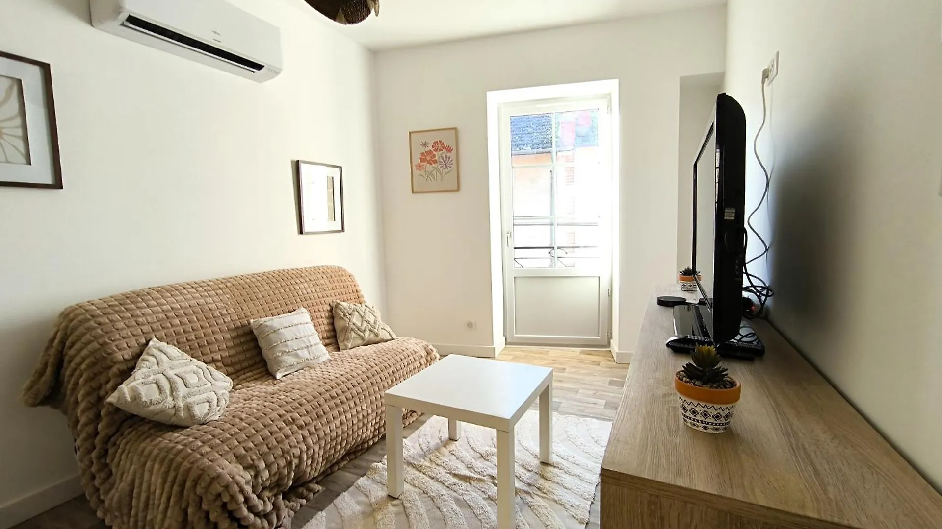 Le Talia - Terrasse Apartment Auch 0*,